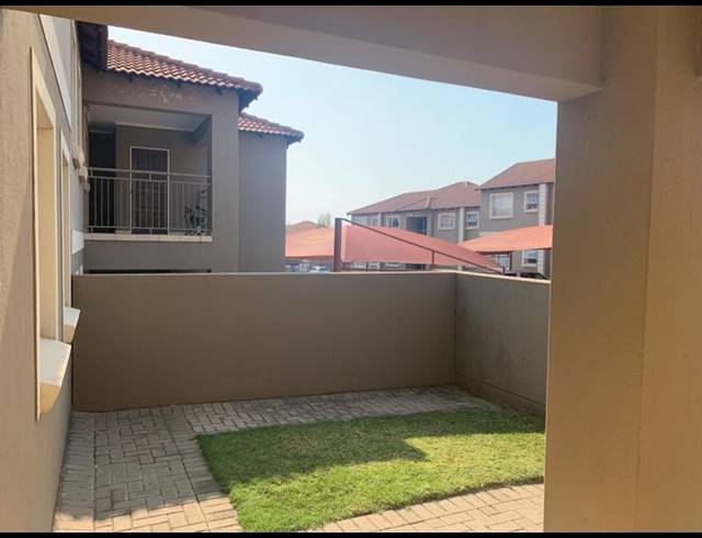 2 BEDROOM TOWNHOUSE FOR SALE IN RYNFIELD